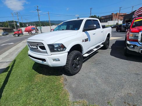 Used 2018 RAM 2500 4x4 Crew Cab SLT image 4