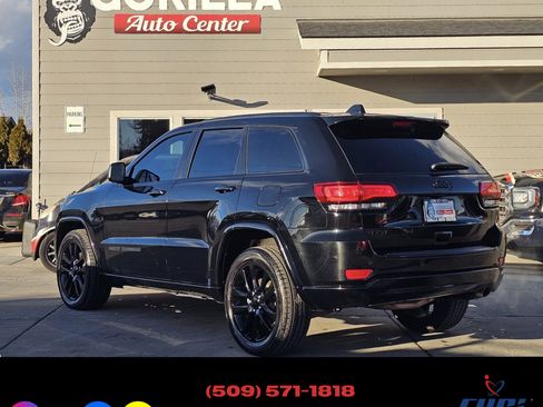 Used 2017 Jeep Grand Cherokee Altitude image 5