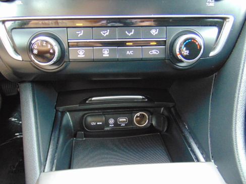 Used 2020 Kia Optima LX image 16