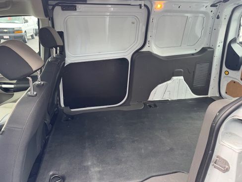 Used 2019 Ford Transit Connect XLT image 5