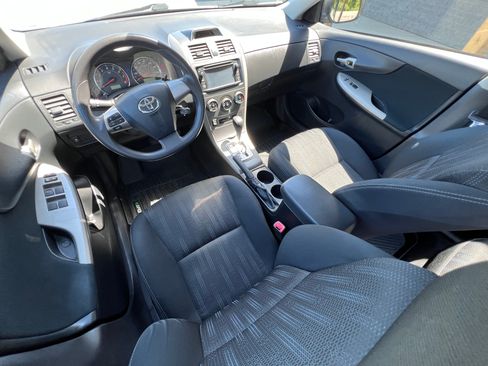 Used 2013 Toyota Corolla S Sedan 4D FWD image 10