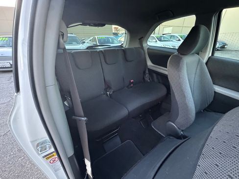 Used 2009 Toyota Yaris image 17