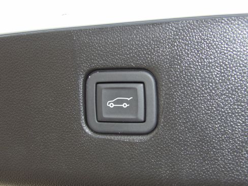 Used 2024 Chevrolet Blazer LT image 19