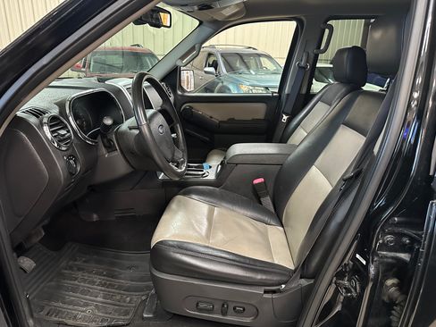 Used 2007 Ford Explorer XLT image 10