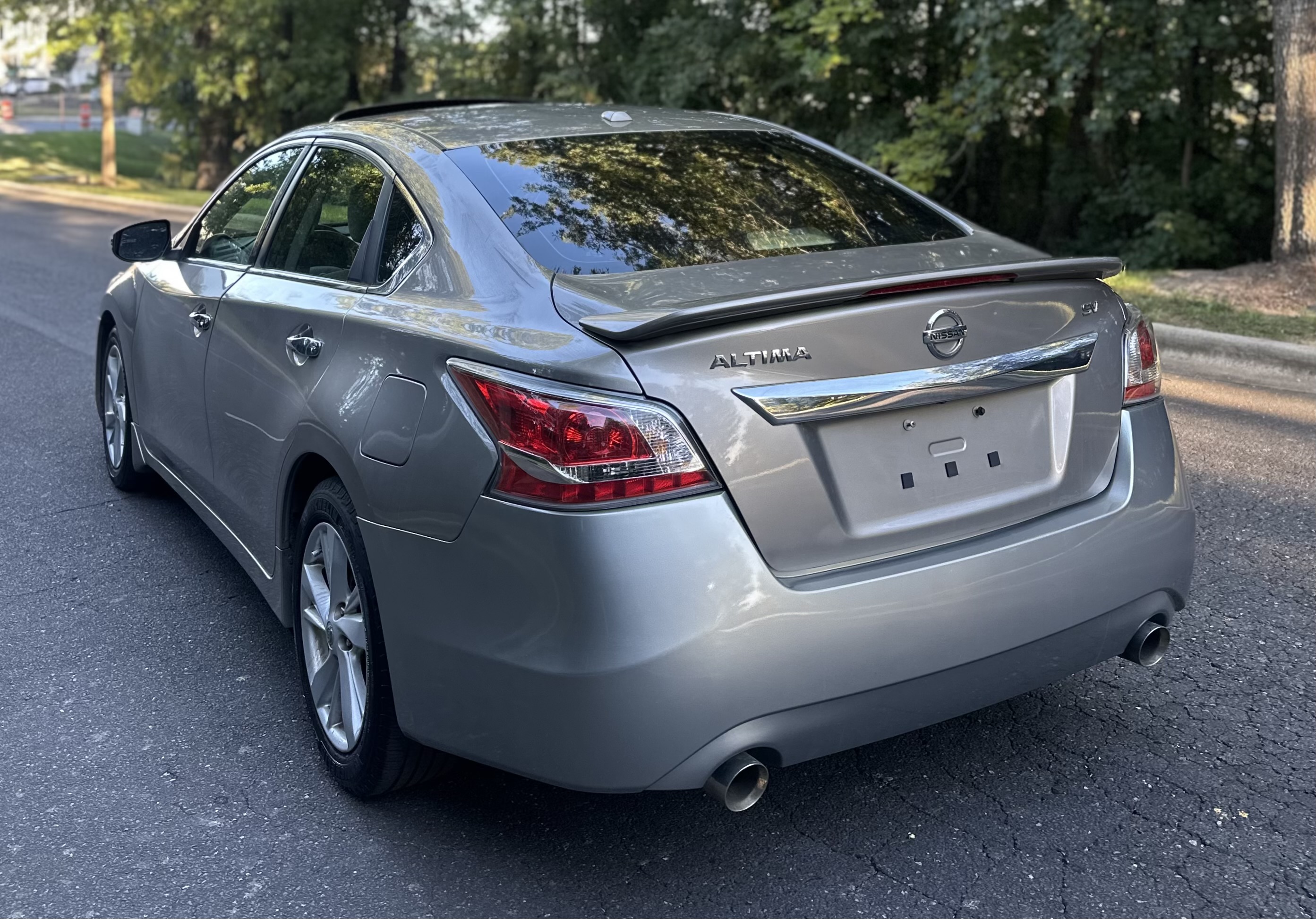 Used 2015 Nissan Altima SV FWD image 7