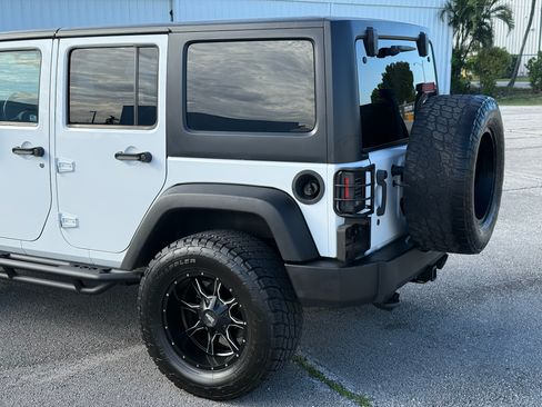 Used 2013 Jeep Wrangler Unlimited Sport image 30