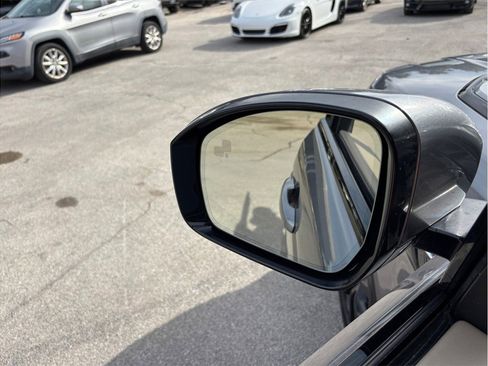 Used 2020 Land Rover Range Rover Sport SE image 19