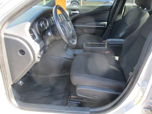 Used 2016 Dodge Charger SE image 16