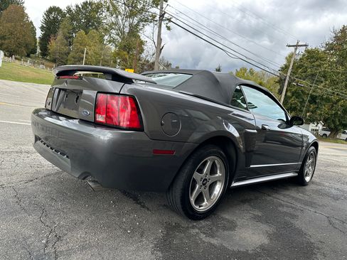 Used 2003 Ford Mustang GT Premium image 4