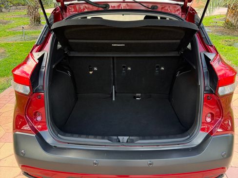 Used 2020 Nissan Kicks SR FWD image 6