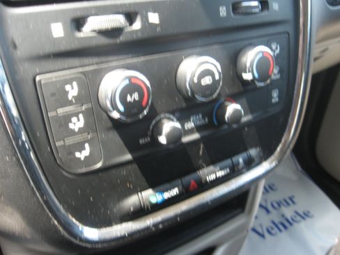 Used 2017 Dodge Grand Caravan UNAVAIL FWD image 12