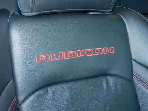 Used 2021 Jeep Gladiator Rubicon AWD/4WD image 4