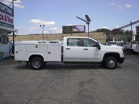 Used 2021 Chevrolet Silverado 3500 W/T RWD image 3
