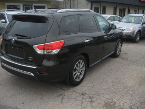 Used 2015 Nissan Pathfinder image 4