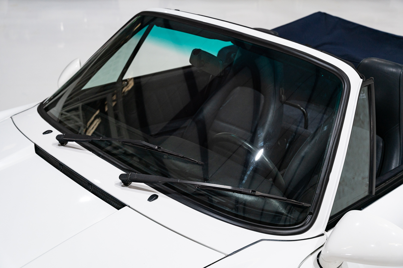 Used 1993 Porsche 911 Carrera Cabriolet RWD image 44