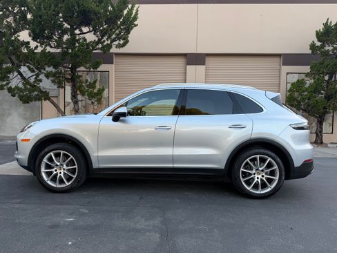 Used 2019 Porsche Cayenne UNAVAIL AWD/4WD image 3