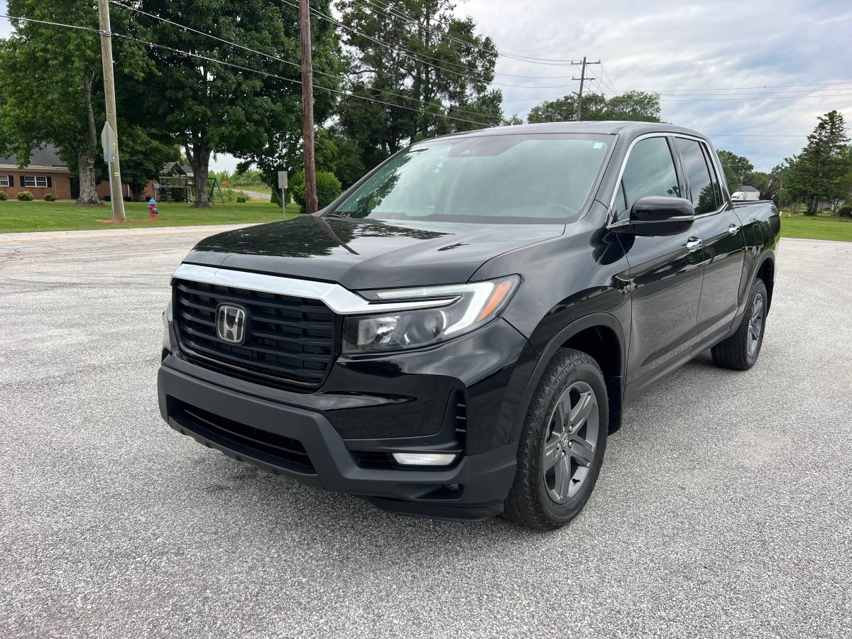 Used 2023 Honda Ridgeline AWD RTL-E image 3