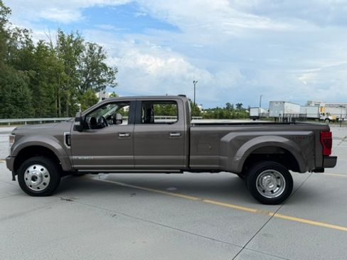 Used 2022 Ford F450 4x4 Crew Cab Super Duty image 11