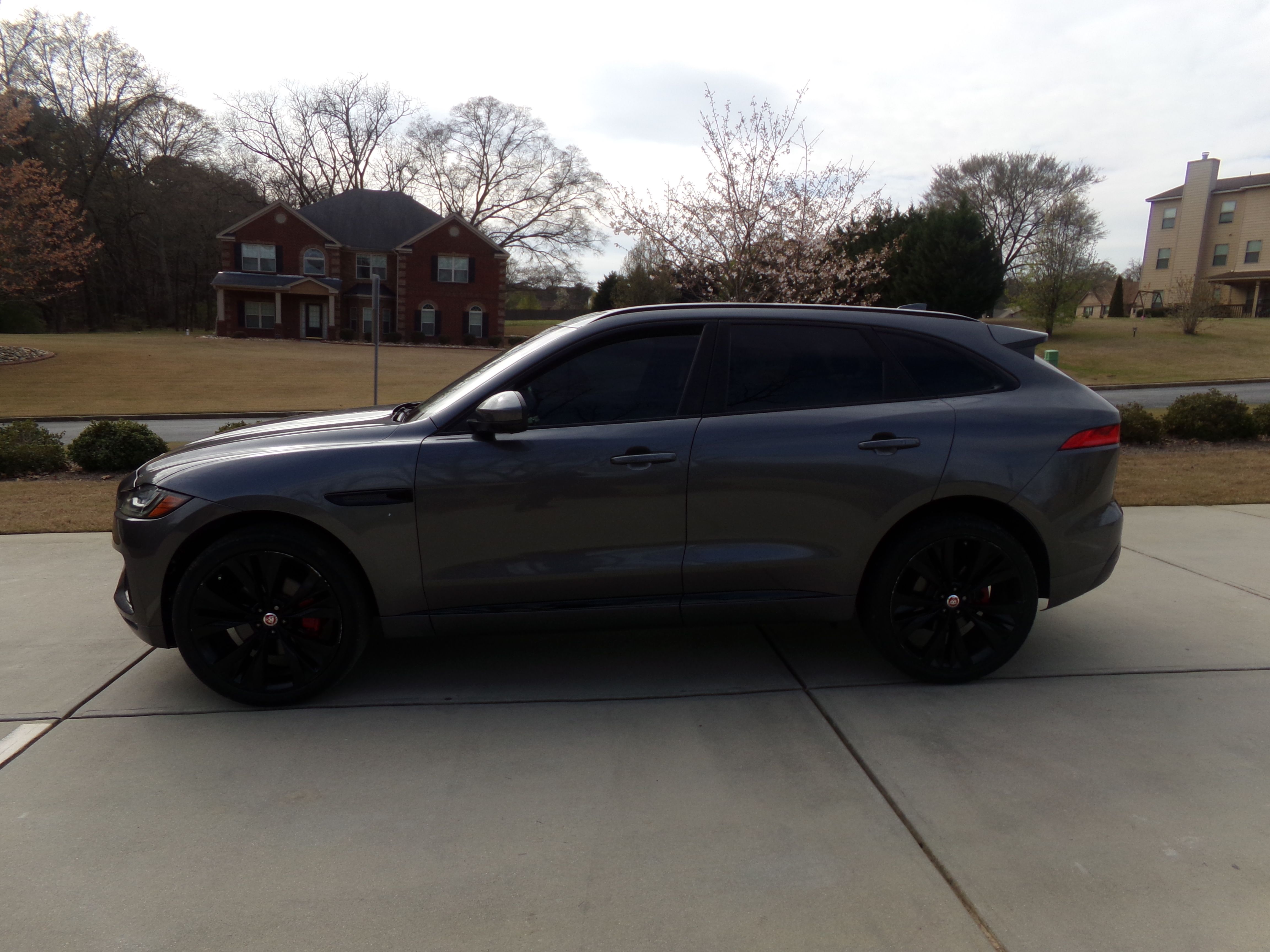 Used 2019 Jaguar F-PACE S AWD/4WD image 2