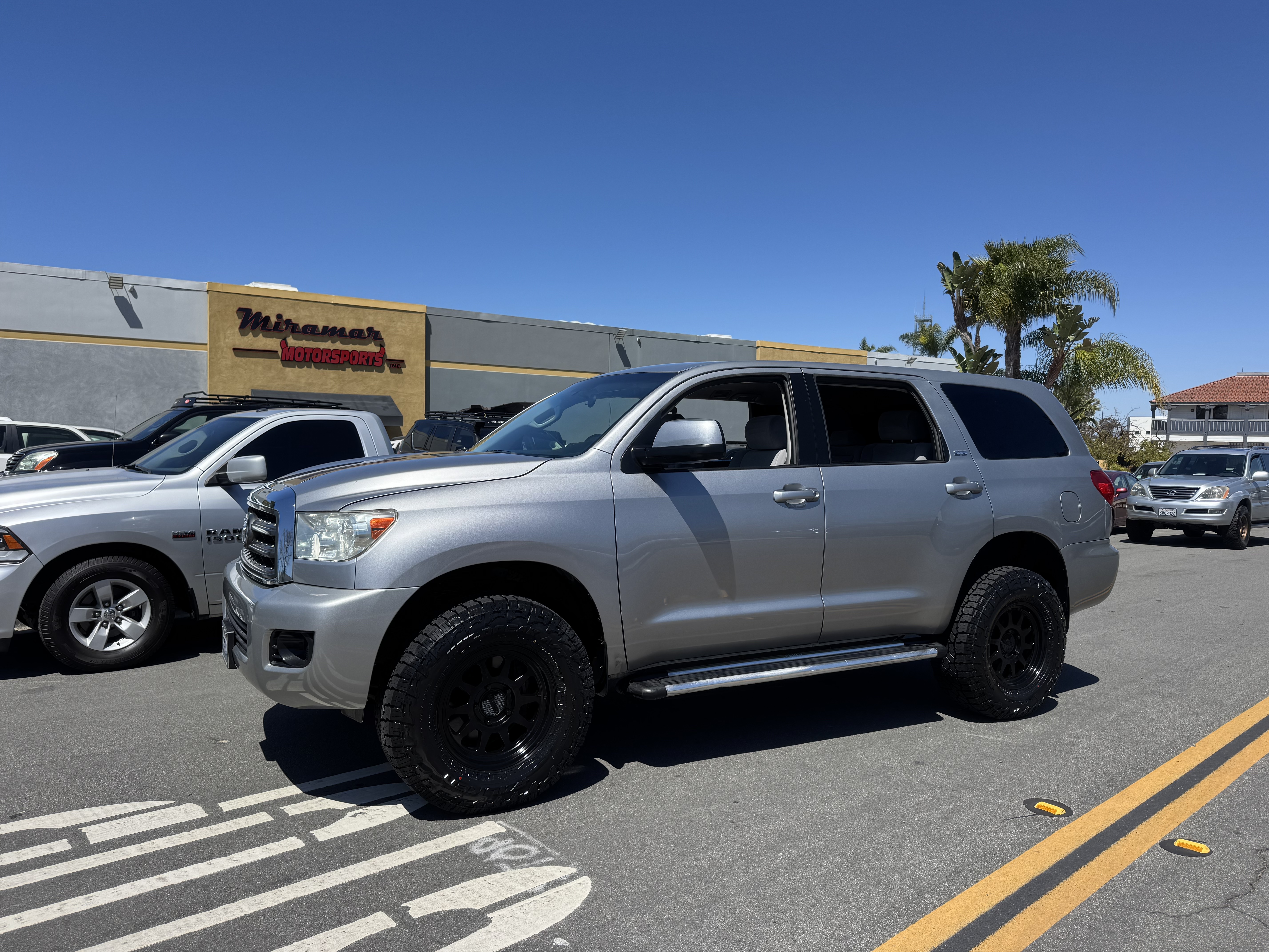 Used 2009 Toyota Sequoia SR5 RWD image 1