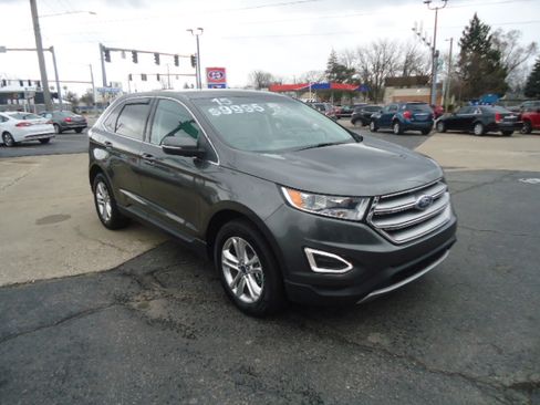 Used 2015 Ford Edge SEL image 18