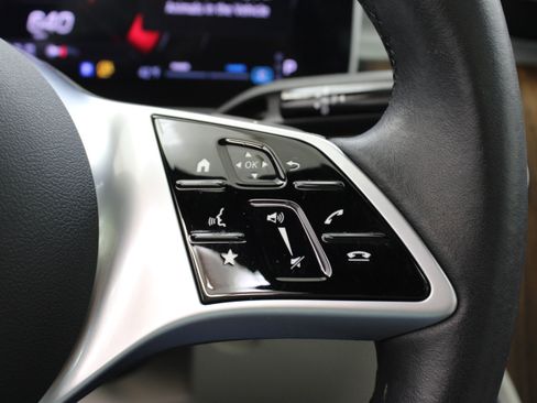 Used 2025 Mercedes-Benz C 300 image 25