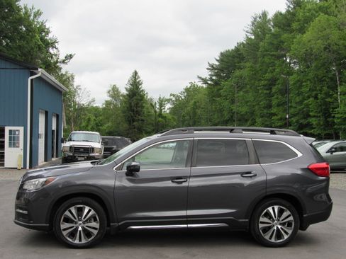 Used 2019 Subaru Ascent Limited 7-Passenger AWD/4WD image 3