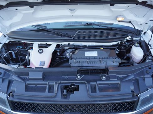 Used 2021 Chevrolet Express 3500 LT image 18