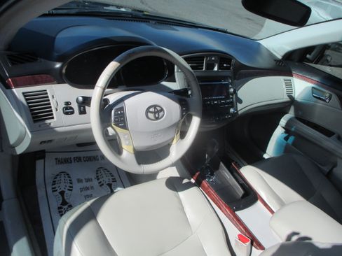 Used 2012 Toyota Avalon Limited FWD image 8