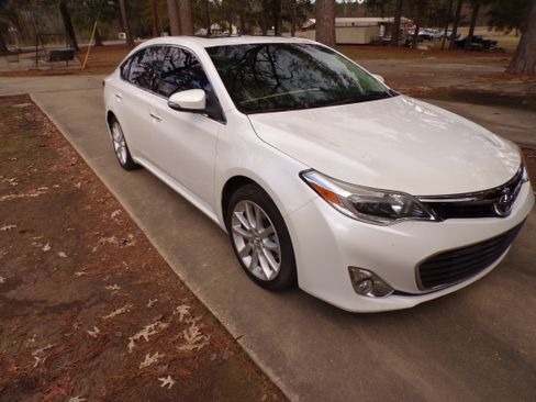Used 2015 Toyota Avalon Limited image 3