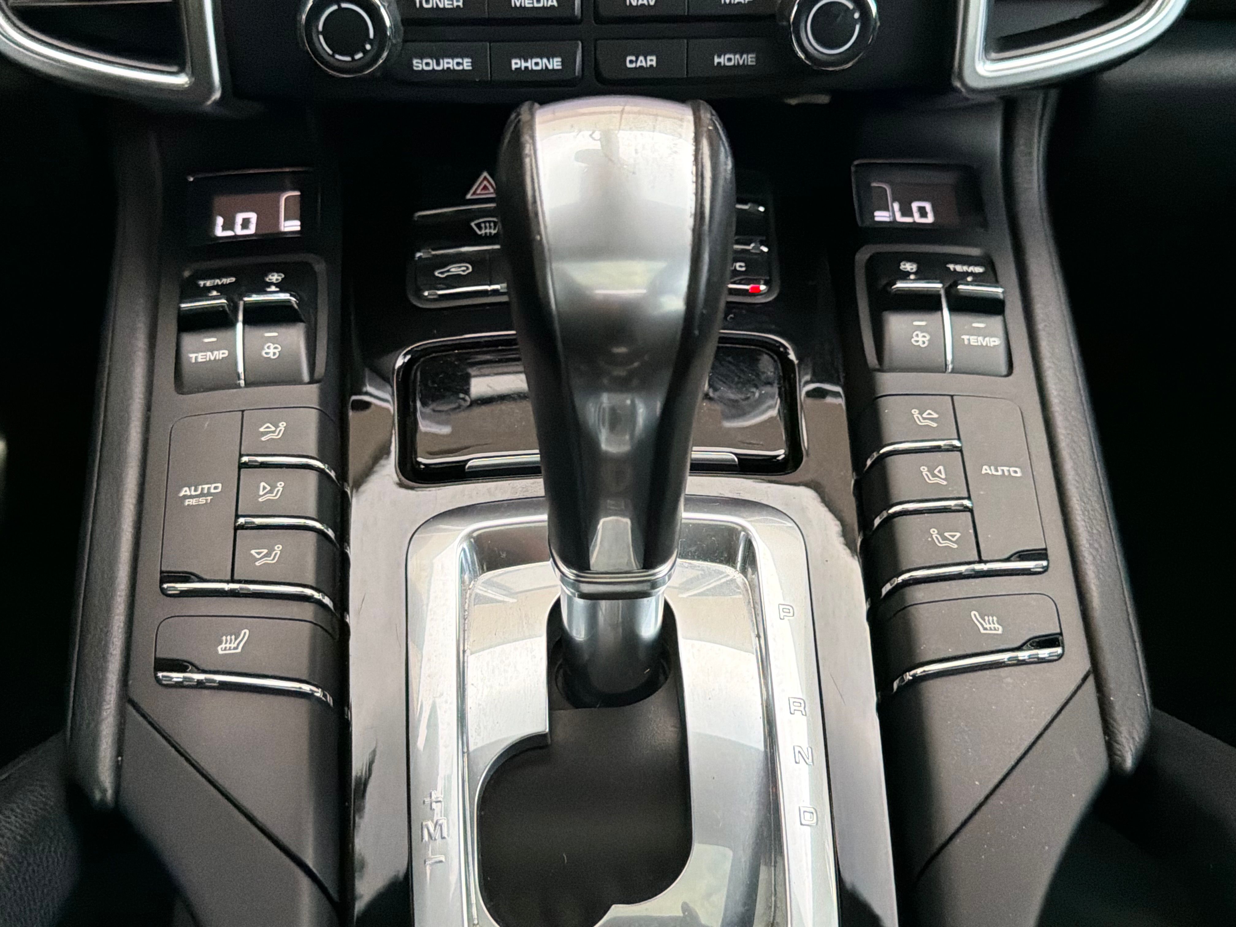 Used 2018 Porsche Cayenne S AWD/4WD image 18