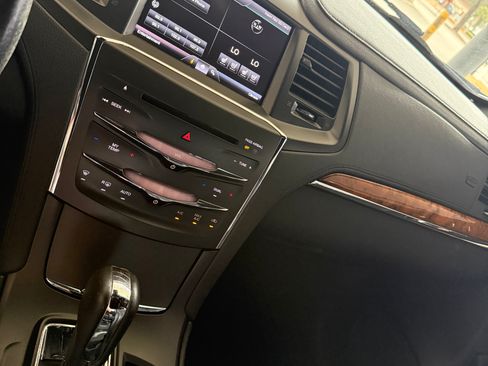 Used 2013 Lincoln MKS image 5