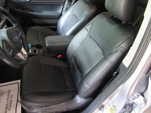 Used 2015 Subaru Outback 3.6R Limited AWD/4WD image 13