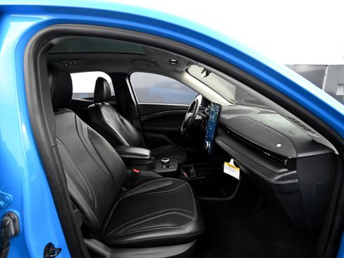 Used 2022 Ford Mustang Mach-E Premium image 46