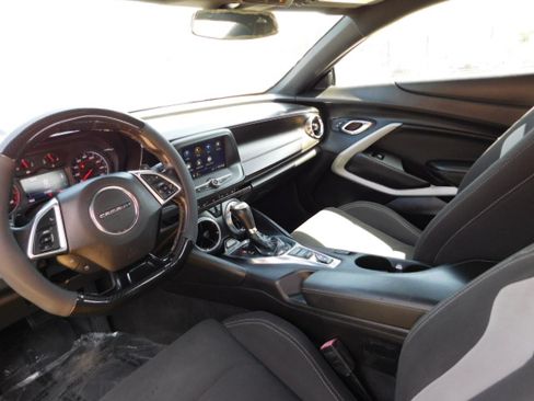 Used 2019 Chevrolet Camaro LT Coupe RWD image 10
