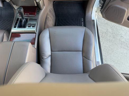 Used 2013 Lexus GX 460 image 35