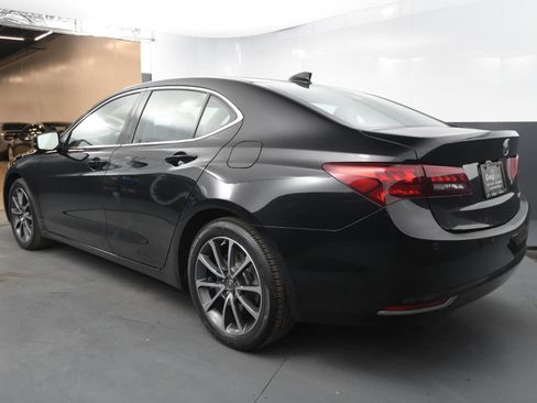 Used 2017 Acura TLX image 3