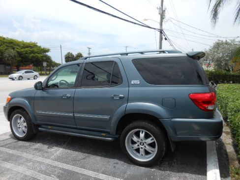 Used 2006 Toyota Sequoia 2WD SR5 image 3