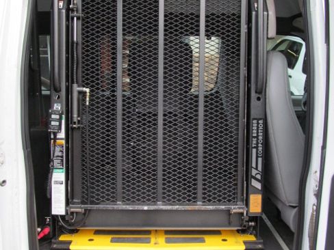 Used 2006 Ford E-350 and Econoline 350 image 20