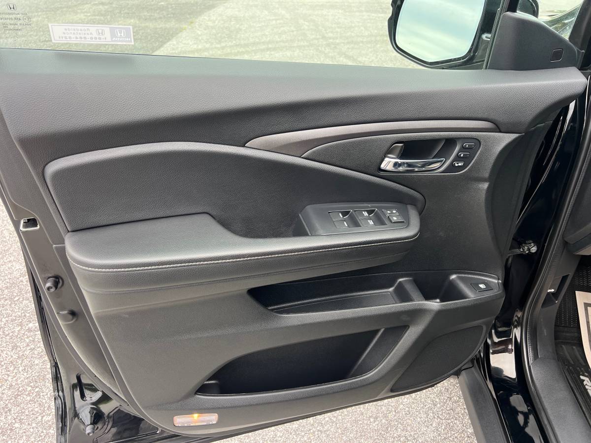 Used 2023 Honda Ridgeline AWD RTL-E image 19