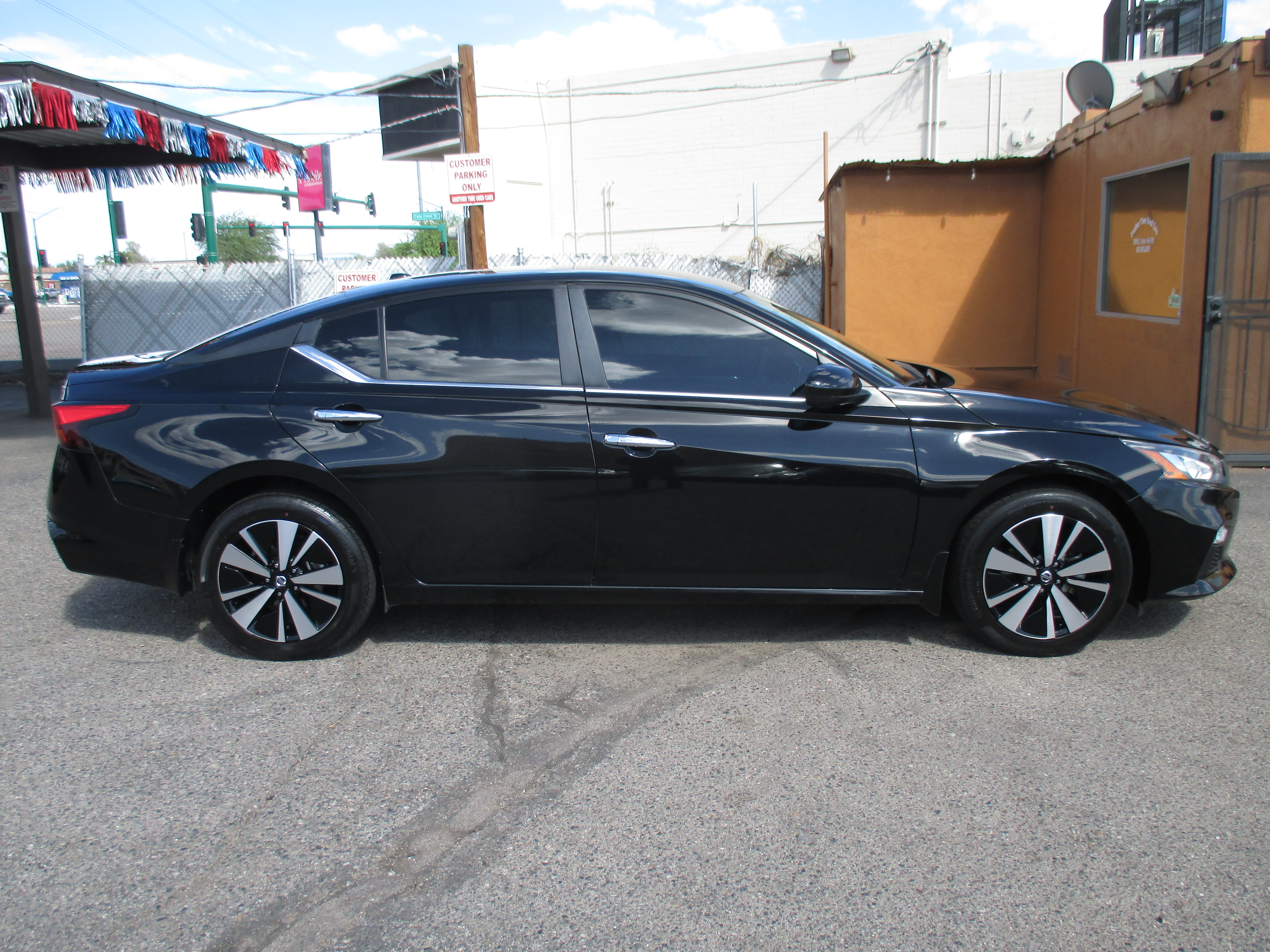 Used 2022 Nissan Altima 2.5 SV AWD image 1
