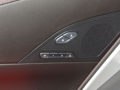 Used 2015 Chevrolet Corvette Stingray 2LT image 16