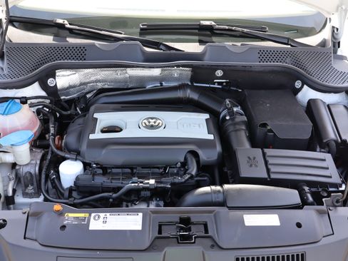 Used 2013 Volkswagen Beetle 2.0T image 35