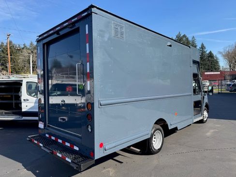 Used 2022 Ford Transit 350 image 6