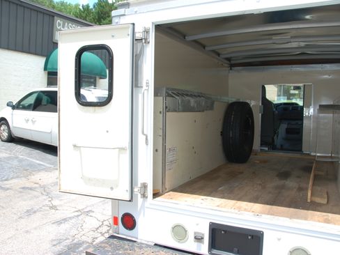 Used 2015 Ford E-350 and Econoline 350 Super Duty RWD image 13