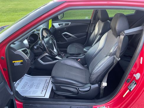 Used 2015 Hyundai Veloster image 8