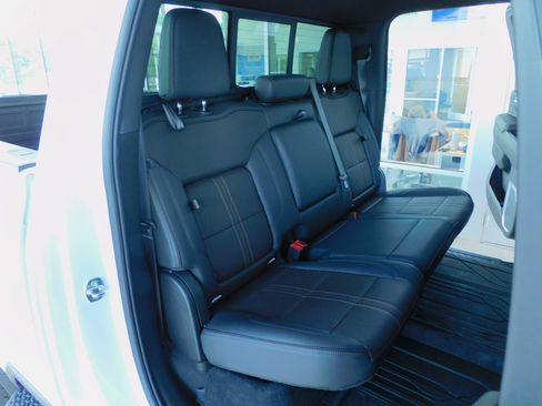 Used 2024 Chevrolet Silverado 2500 High Country image 28