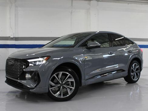 Used 2024 Audi Q4 e-tron Premium Plus image 2