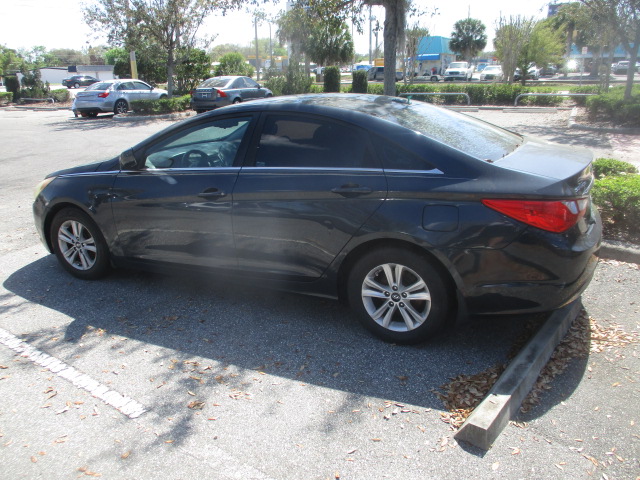 Used 2013 Hyundai Sonata GLS FWD image 2