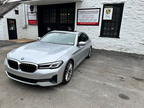 Used 2021 BMW 530i xDrive image 4